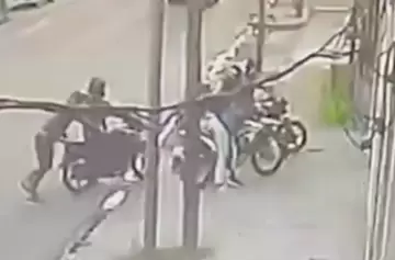 VIDEO / Incomprensible asesinato de una joven para tratar de robarle la moto