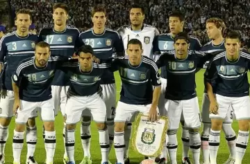 Fue prodigio en River, jugó en la Selección argentina, decidió retirarse y ser asistente