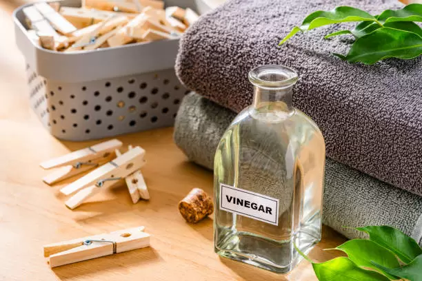 Vinagre blanco y sus propiedades para el cabello.