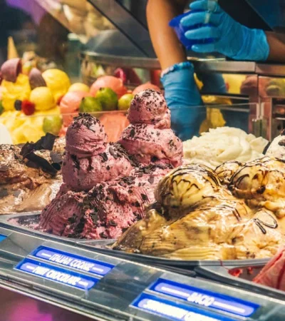 Deléitese Con Un Refrescante Helado De Chocolate Y Menta En El Café Gelato Del Bellagio Las Vegas