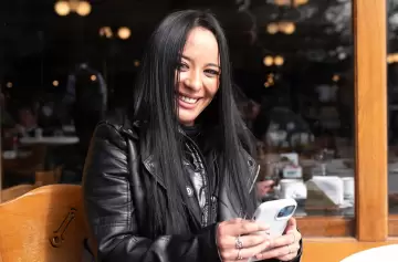 Paula Caniglia, la mendocina que gana dinero siendo novia virtual