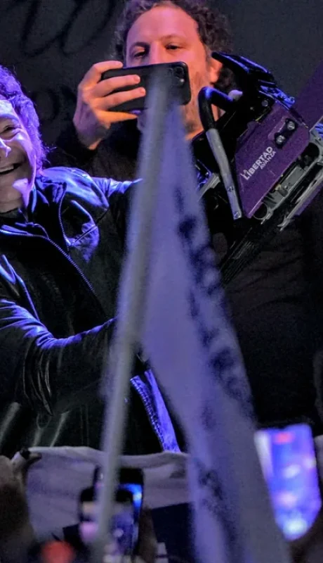 Apertura del acto con Milei y la motosierra