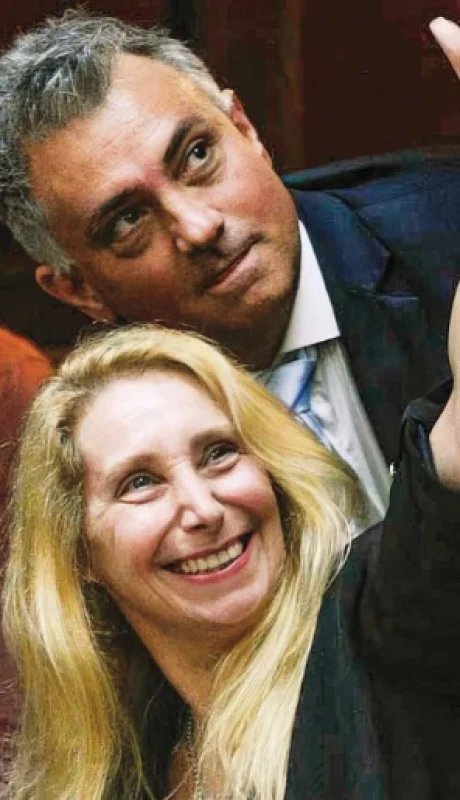 Sebastián Pareja y Karina Milei.