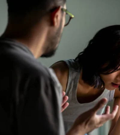 Pareja en problemas.