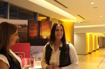 El wine bus de Luján de Cuyo listo para recorrer bodegas de la zona