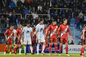 Deportivo Maipú no pudo hacer pie en Salta