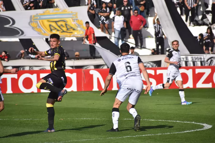 Gimnasia y Esgrima de Mendoza vs. Almirante Brown