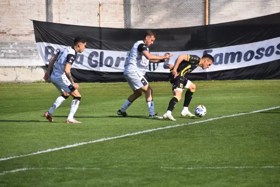Gimnasia y Esgrima de Mendoza vs. Almirante Brown