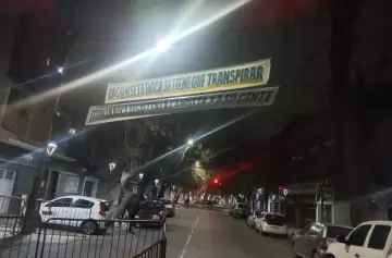 Aparecieron pasacalles pidiéndoles a los jugadores de Boca que respeten la camiseta