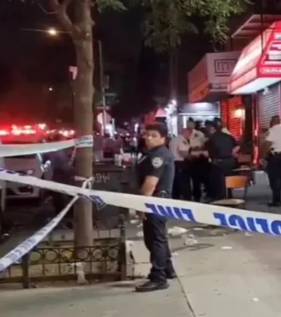 La Policia de Nueva York trabajó en el lugar donde se desató el violento tiroteo.