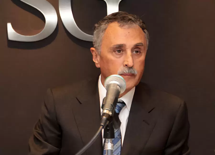 Ministro de Salud, Manuel Lugones