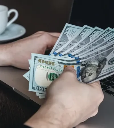 Los servicios freelance empiezan a despegar en remuneraciones y se ofrecen como una innovadora opción para el profesional independiente.