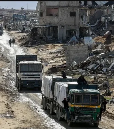 El enclave ha caído en la tragedia humanitaria casi total y el grupo extremista es igual de responsable que su enemigo.