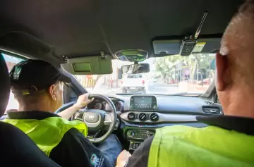 Preventores lograron con su rapidez agarrar a un ladrón que robo a una turista