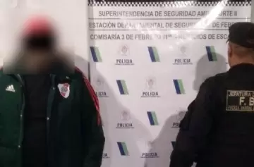 Detuvieron a un prestamista que amenazaba con una ametralladora a sus deudores