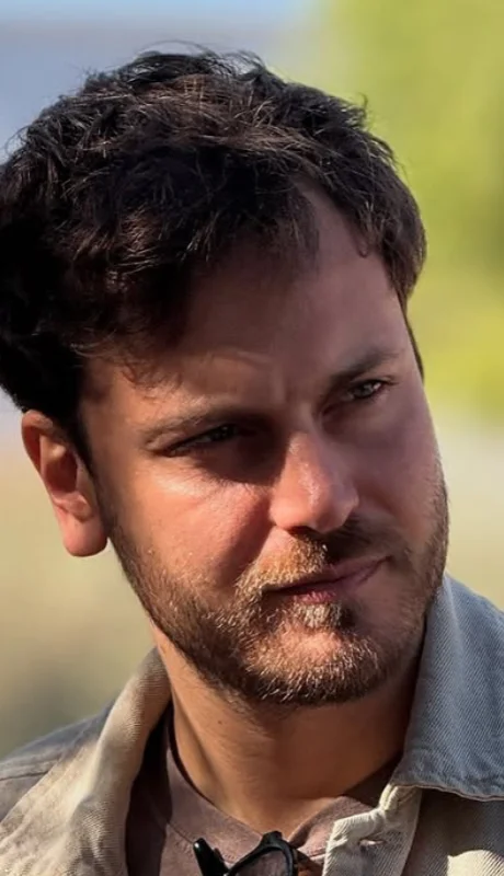 Andrés Gil rompe el silencio y desmiente los rumores de un romance con Gimena Accardi.