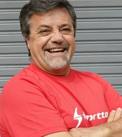 Caruso Lombardi acusó a Gimnasia de coimear a un árbitro.