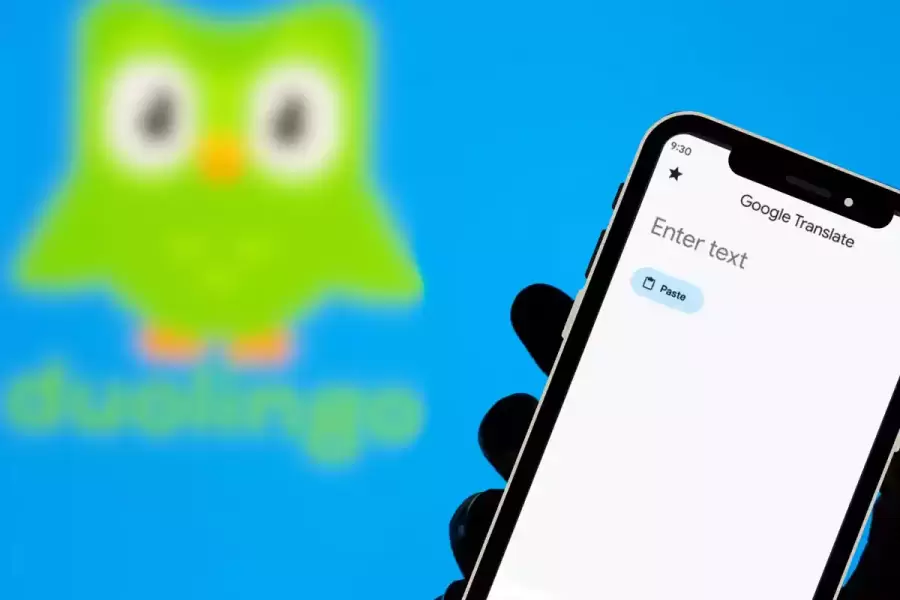 'Práctica', combina actividades diarias, escenarios virtuales y ejercicios preparados, y busca derribar la posición que detenta Duolingo.
