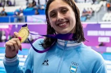 Agostina Hein se consagró campeona mundial juvenil de natación en Rumania