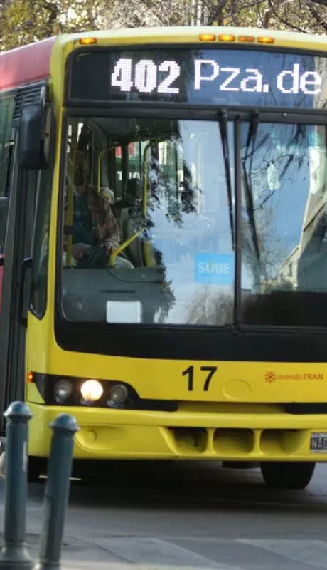 Mendoza cuenta con un sistema de transporte urbano muy peculiar: ahora se puede pagar en forma virtual.