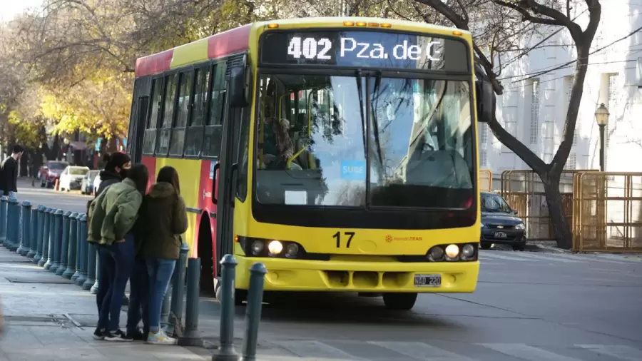 Mendoza cuenta con un sistema de transporte urbano muy peculiar: ahora se puede pagar en forma virtual.