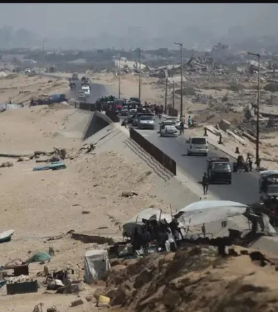 Mientras se negocia un cese de hostilidades, los desplazados se multiplican en el enclave.