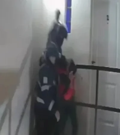 Joven golpeado por la policía de Santa Cruz.