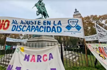 El Gobierno anunció que analiza aumentar prestaciones en discapacidad