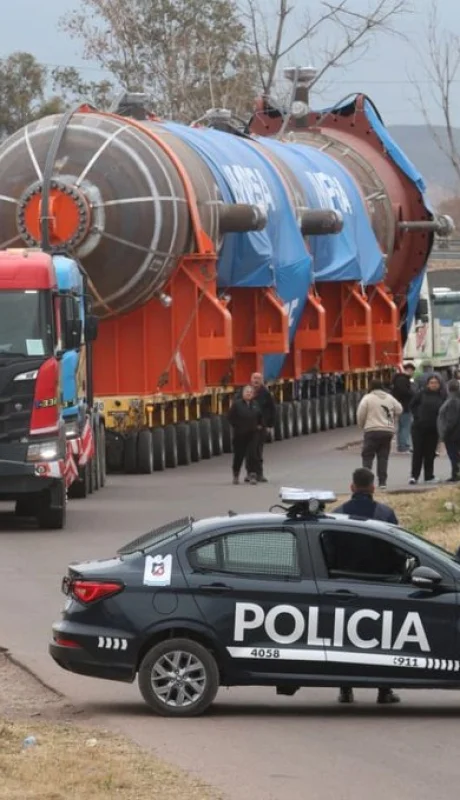 El traslado es todo un desafío para las rutas provinciales de Mendoza.