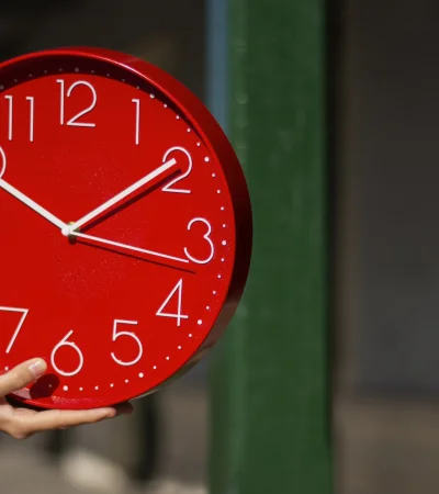 Argentina podría atrasar una hora sus relojes si avanza el proyecto en el Senado.