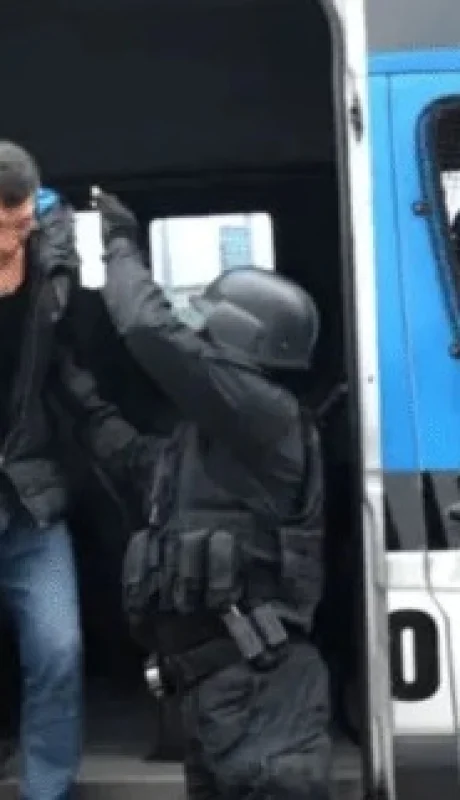 El acusado es trasladado a sede judicial para un interrogatorio. (Foto: gentileza Todo Jujuy)