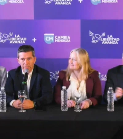 Momento de la presentación de candidatos de la alianza LLA - Cambia Mendoza.