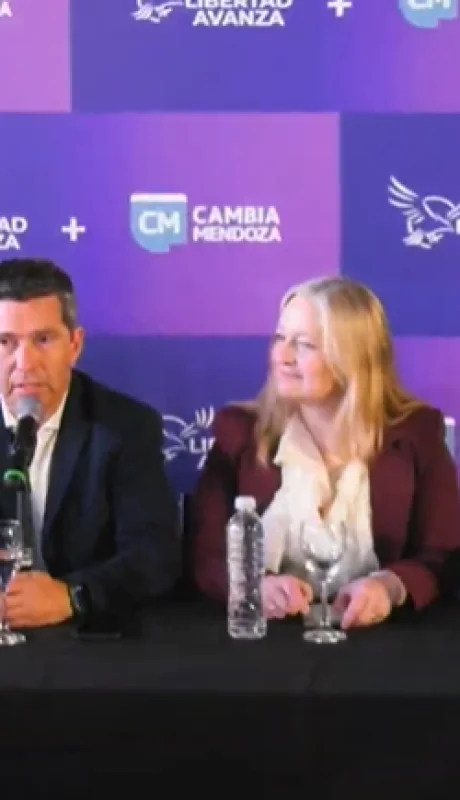 Momento de la presentación de candidatos de la alianza LLA - Cambia Mendoza.