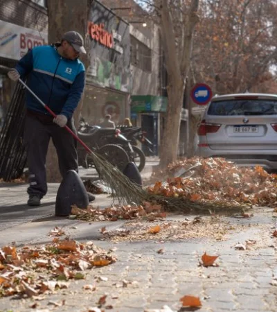 El zonda llegó al llano en ciudad y en Lavalle suspenden clases/