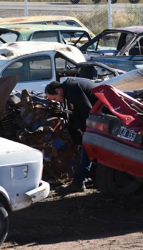 El municipio se comunicó con los dueños de los vehículos antes de compactar y destruir las unidades.