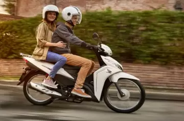 ¿Cansado del colectivo? Estas son las 5 motos más baratas de Argentina