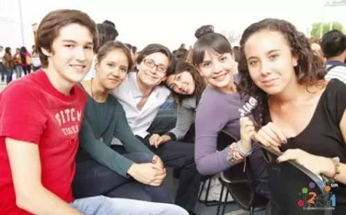 "Más del 50% de los chicos en el mundo dudan que la escuela sirva para algo. Esto sucede incluso entre los chicos de recursos más bajos" (J. P. Cmet)