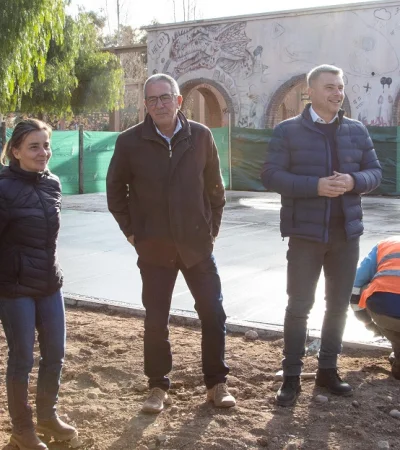 El intendente Diego Costarelli junto con el subsecretario de Deportes de la provincia, Federico Chiapetta.