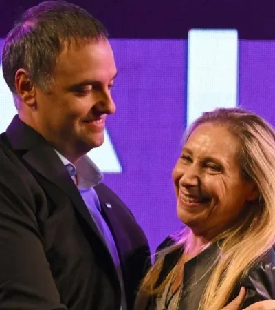 Manuel Adorni y Karina Milei/ Fuente: X