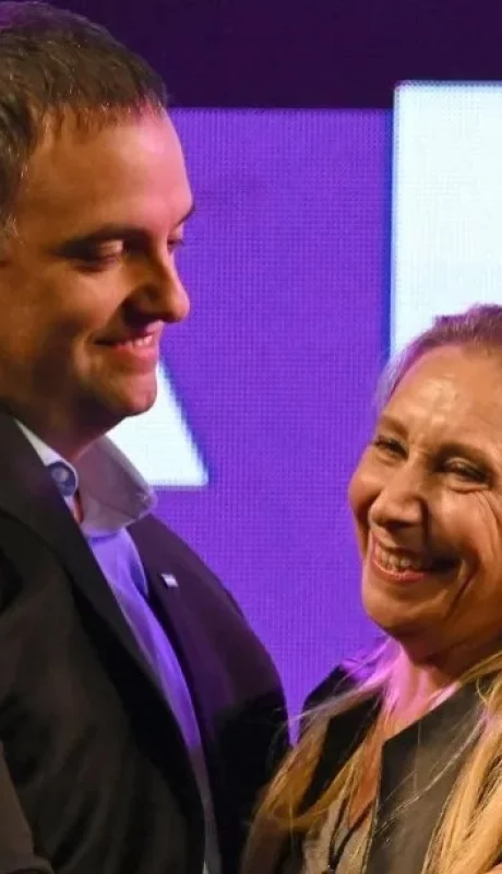 Manuel Adorni y Karina Milei/ Fuente: X