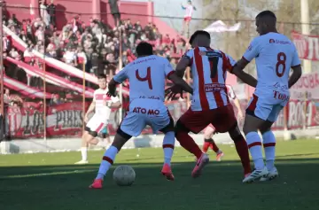 Cristian Aracena se vistió de héroe y le dio el empate a Huracán ante San Martín