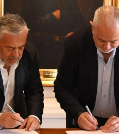 El Gobernador Alfredo Cornejo junto con el intendente de San Carlos, Alejandro Morillas.