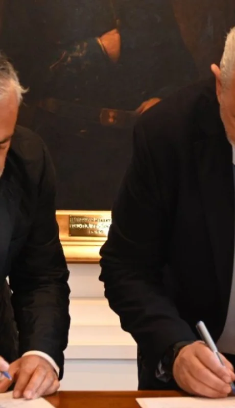 El Gobernador Alfredo Cornejo junto con el intendente de San Carlos, Alejandro Morillas.