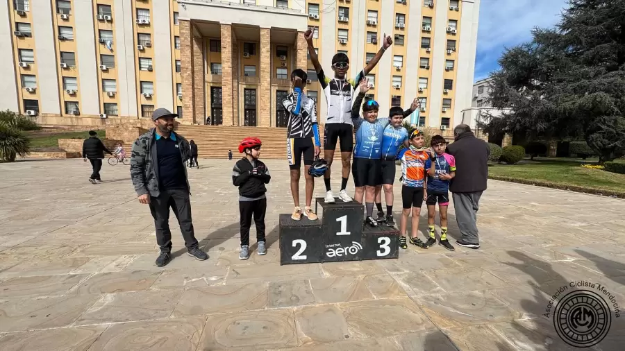 El podio de los juveniles