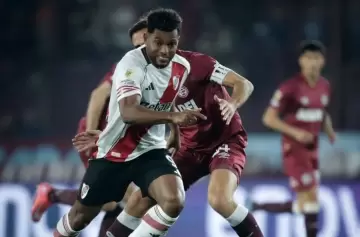 Lanús rescató un empate sobre la hora ante River en La Fortaleza