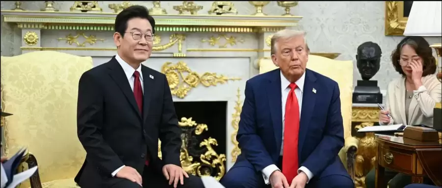 El líder surcoreano elogió efusivamente al magnate y le pidió una política de distensión con Pyongyang.