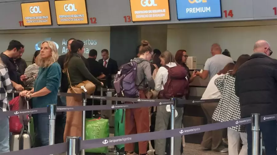 El paro de controladores afecta a todo el país.