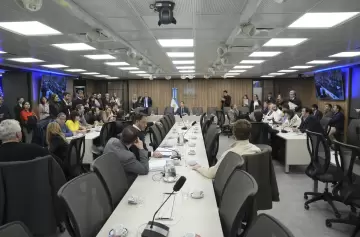 Danya Tavela: "Nadie se controla a si mismo, es inaceptable lo del Gobierno"