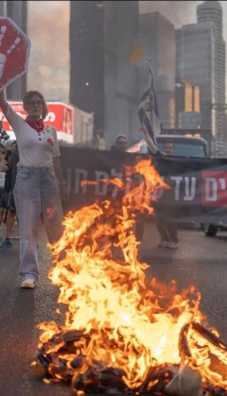 La movilización tiene como eje de reclamación a los rehenes, pero muestra a una ciudadanía cansada del conflicto.