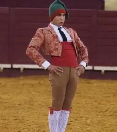 Manuel María Trindade, de 22 anos, fue embestido brutalmente por un toro de 695 kilos durante su debut en la Plaza de Toros de Lisboa.